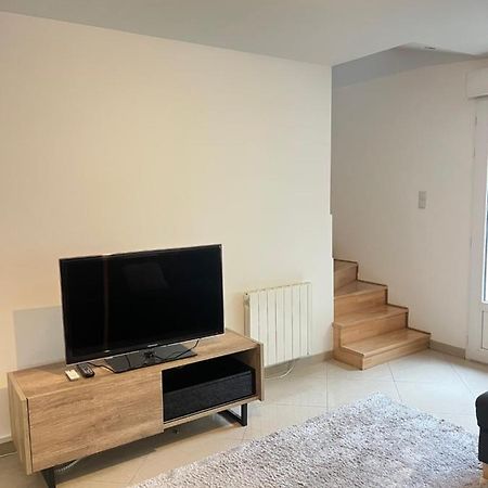 Ecu : Superbe Appartement Avec Exterieur Reims Exterior foto