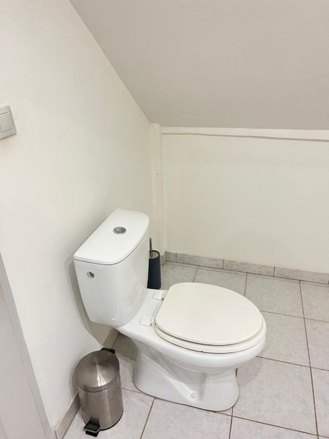 Ecu : Superbe Appartement Avec Exterieur Reims Exterior foto